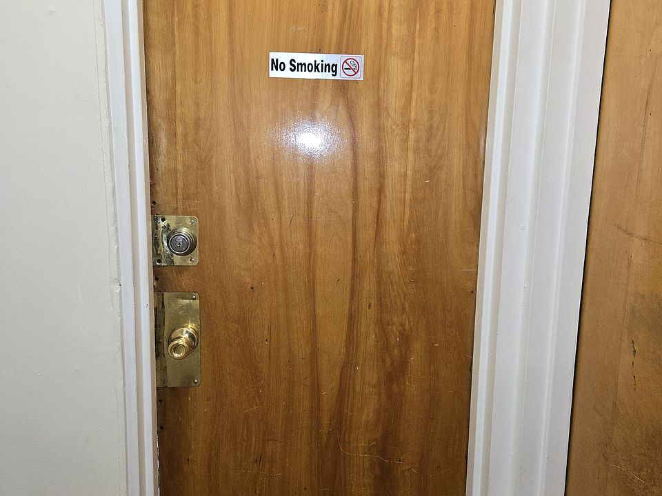 1st image of 383 Elwood Ave APT 1