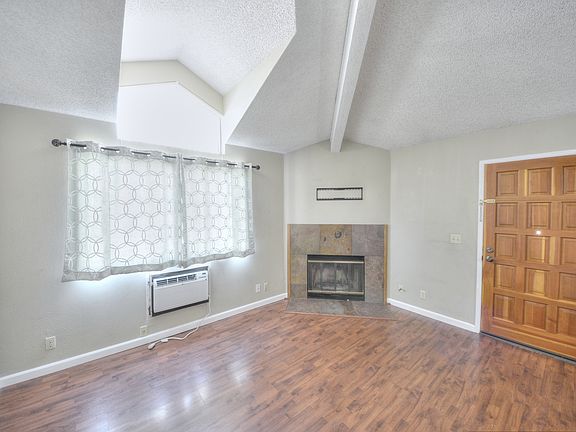 4th image of 190 Sunwood Meadows Pl
