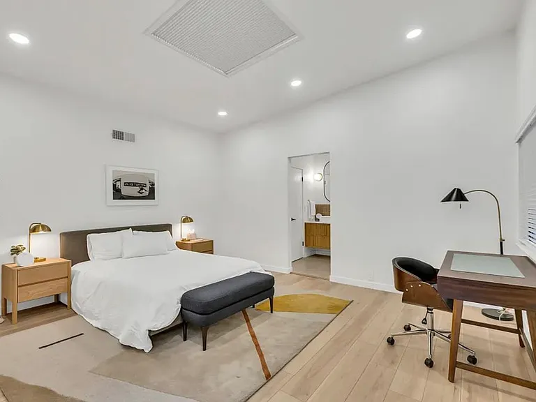 8712 Celery Ct — Photo 12