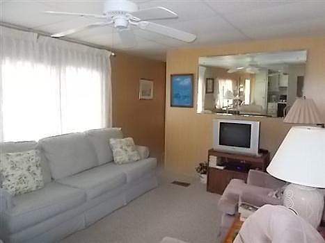 2nd image of 7222 Mount Essex Dr NE