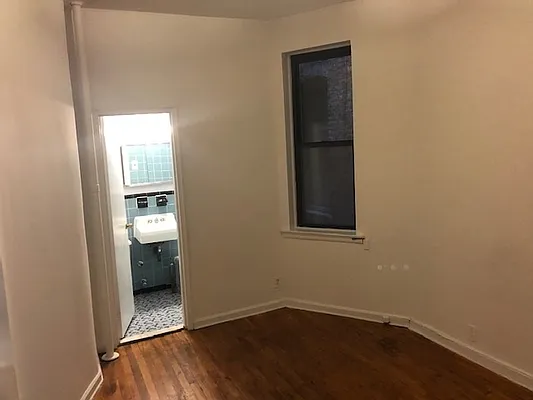 Rented by Eric Goodman Realty Corp | media 4