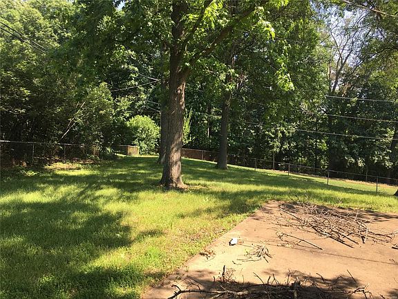 3rd image of 4607 Lodgewood Ln