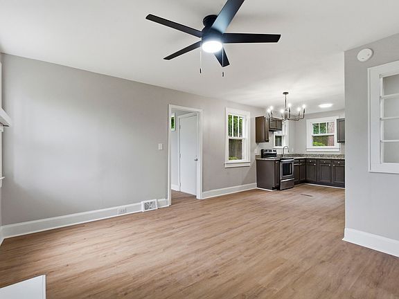 2nd image of 4412 Palmetto Ave