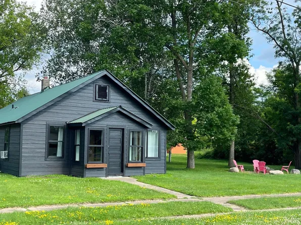 411 Cross Ave NE, Crosby, MN 56441