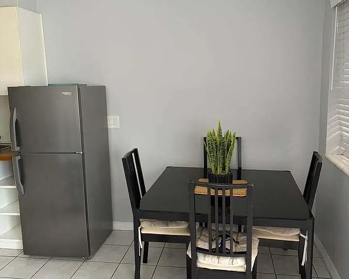 2213 Lincoln St #6 — Photo 2