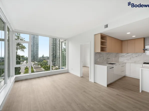 4988 Bennett St, Burnaby, BC V5H 2G9