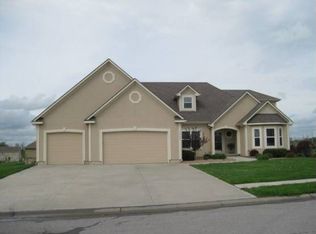 1701 SW Timberline Rd, Oak Grove, MO 64075