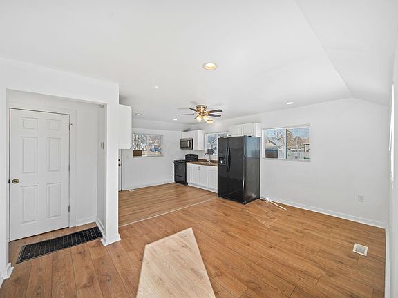 3rd image of 964 E Weber Rd