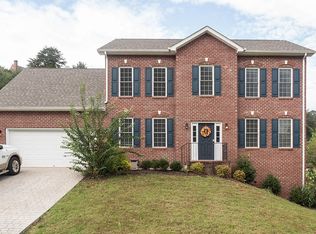 1011 Longview Rd, Roanoke, VA 24018