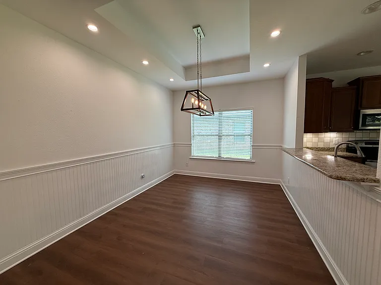 10510 Dunmore Dr — Photo 5