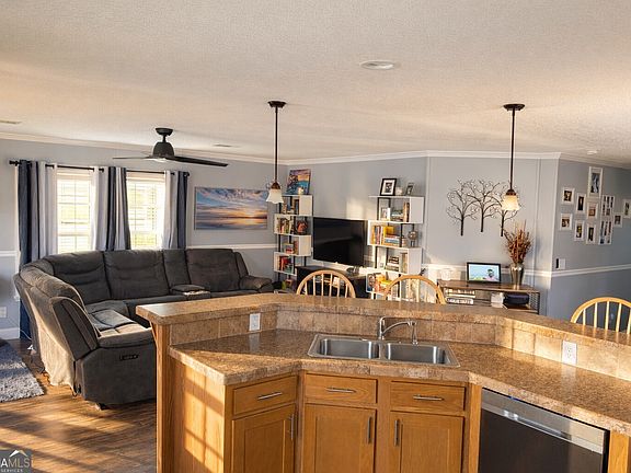 4th image of 53 Beaver Run Rd