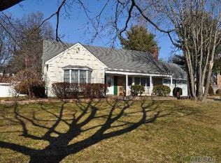 7 Bowen Pl, Stony Brook, NY