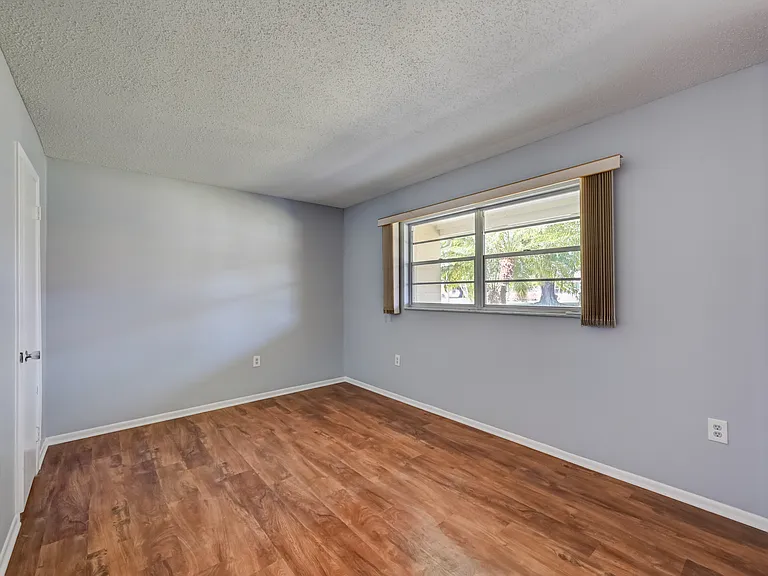 604 Park Cir #16 — Photo 12
