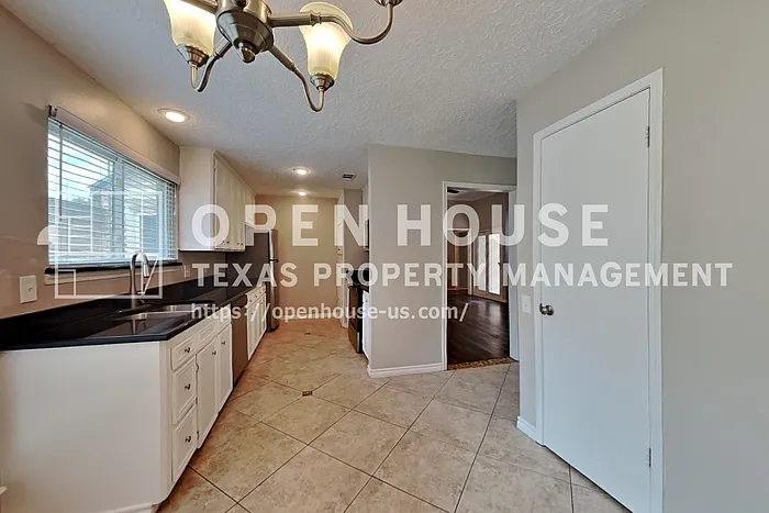 2223 Briarwest Blvd — Photo 7