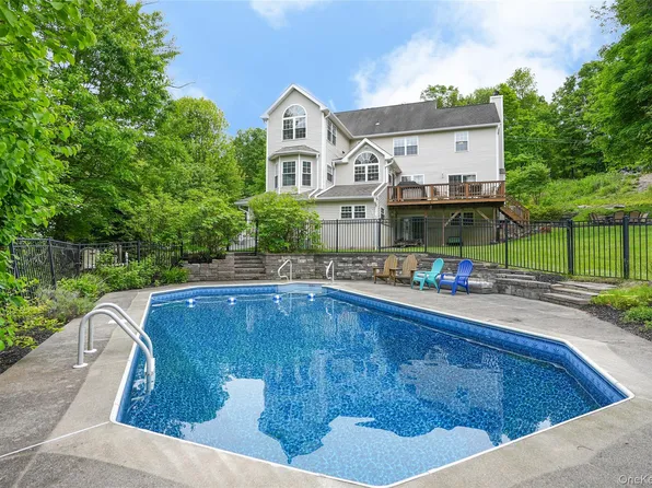 27 Millstream Court, Pawling, NY 12564