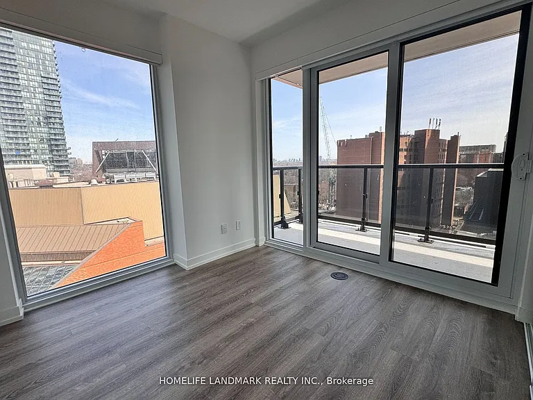 771 Yonge St #1508 — Photo 8