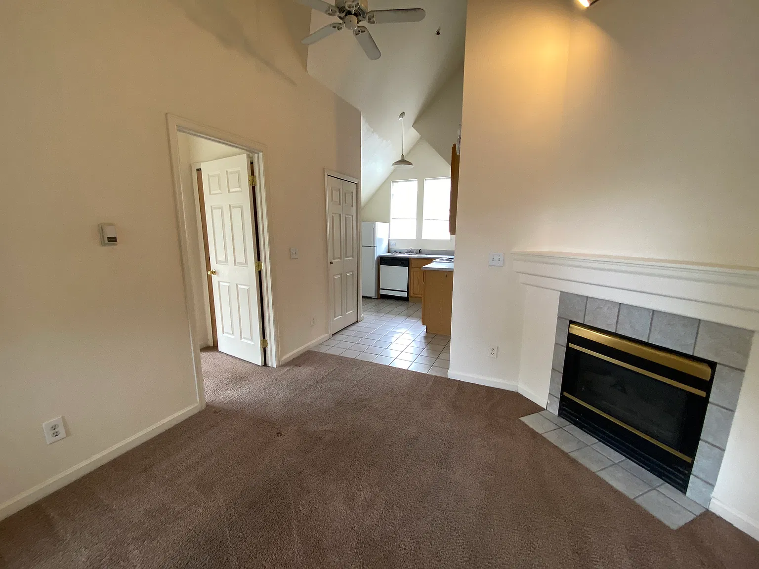 2 bed, 500 sqft, $2,200 — Photo 2