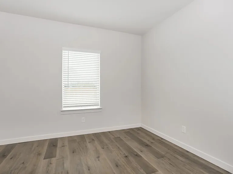 201 Julian Davis Dr — Photo 16
