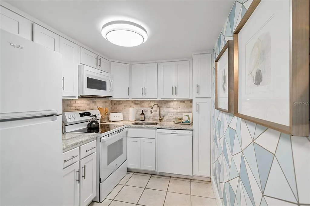 1 bed, 1.0 bath, 656 sqft, $1,900 — Photo 4