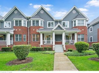 173 N Larch Ave, Elmhurst, IL 60126