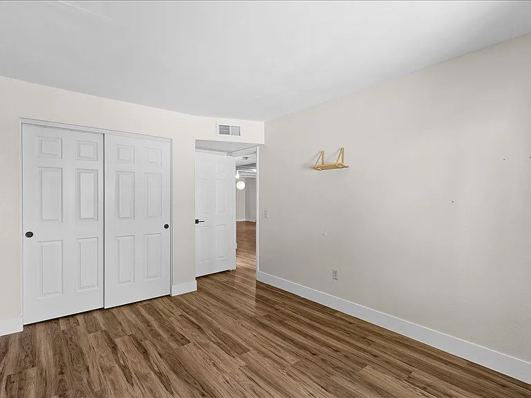 16646 N 29th Dr — Photo 13