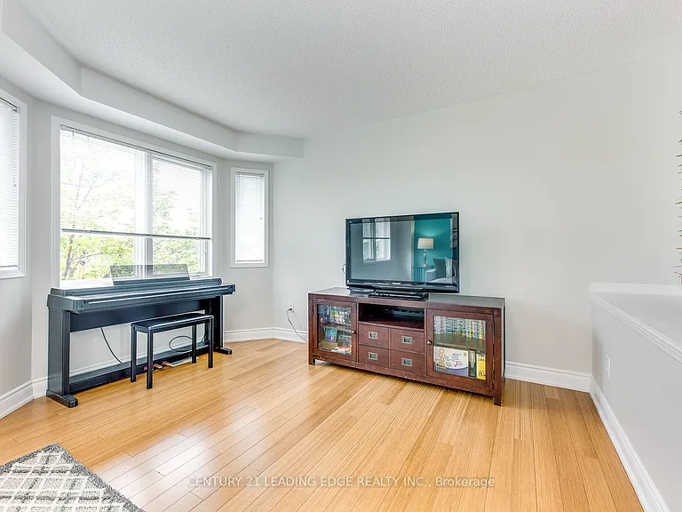 2945 Thomas St #124 — Photo 12