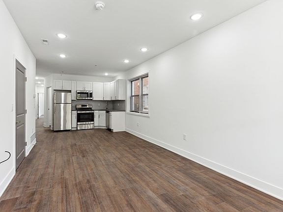3rd image of 1831 N 33rd St #1