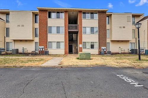 133 Hampton Club Dr #3 Photo 1