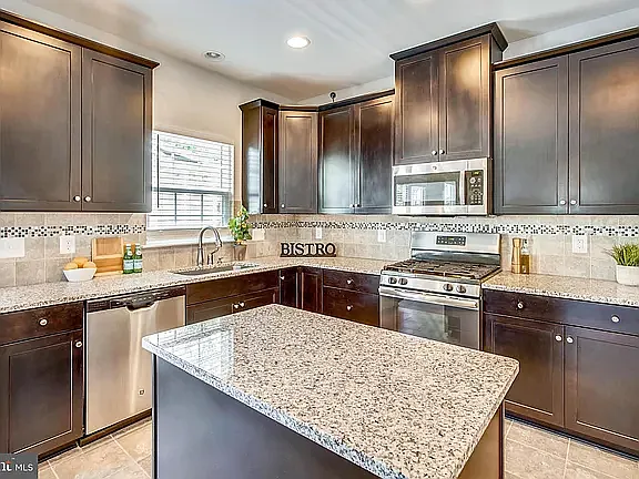 2216 Potomac River Blvd — Photo 23