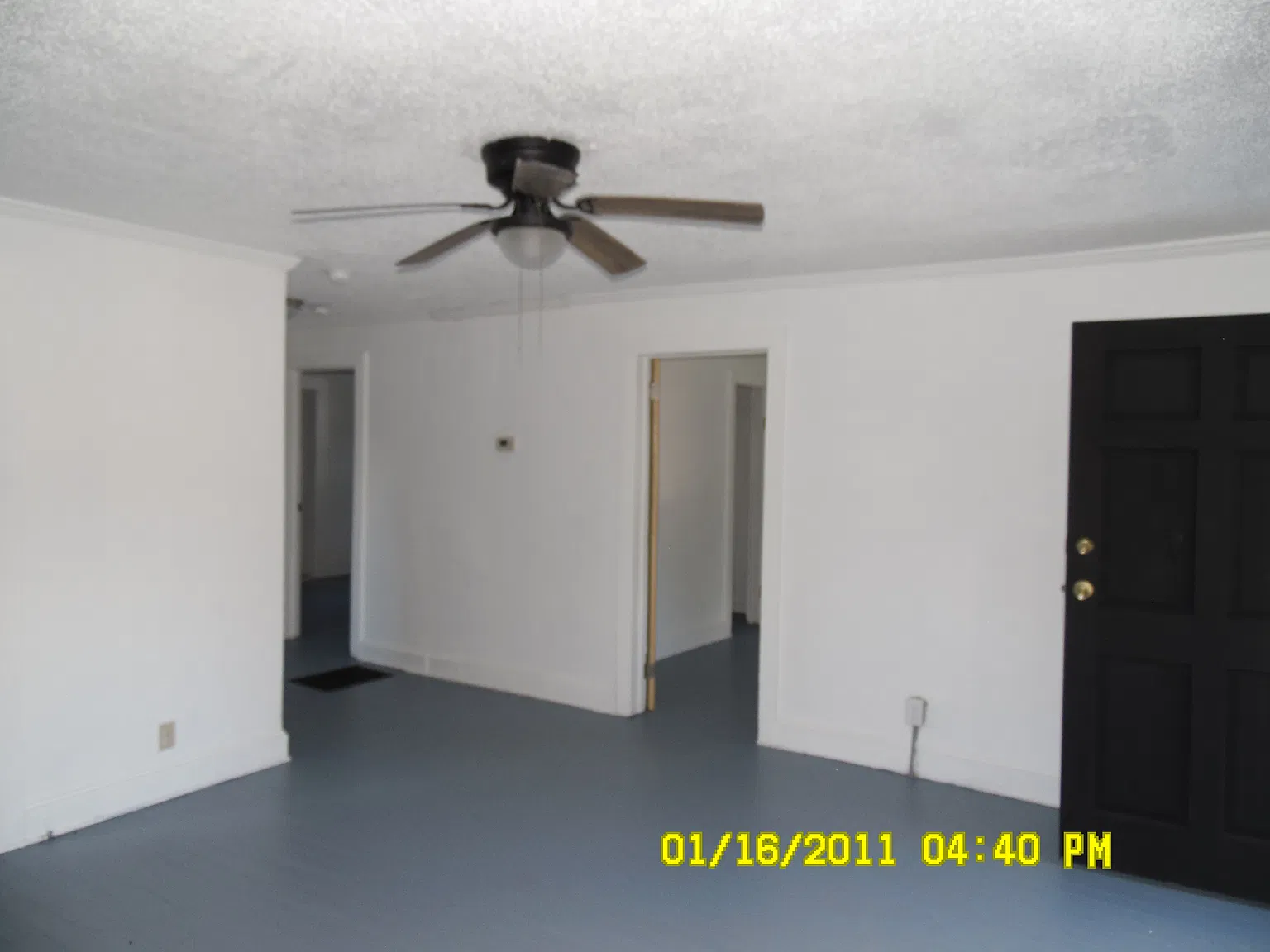 3 bed, $1,075 — Photo 2