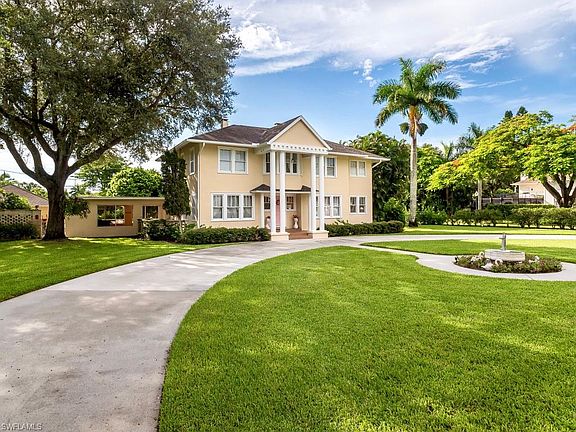 3rd image of 3867 McGregor Blvd