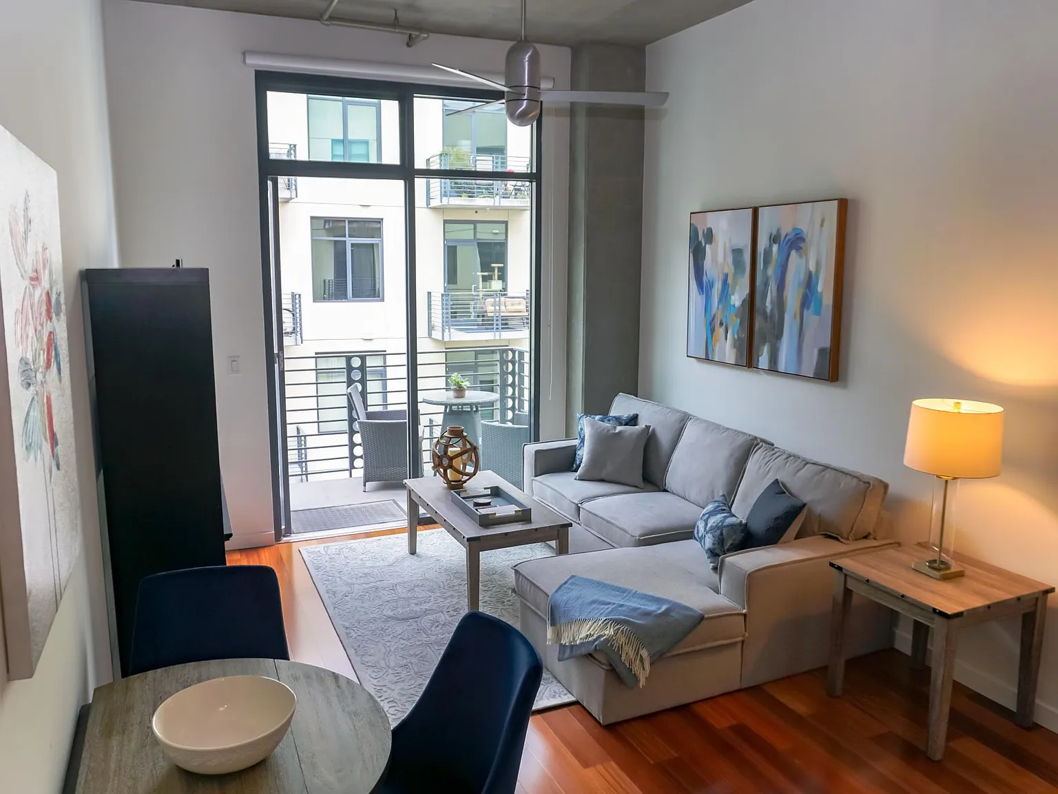 2 bed, 1003 sqft, $3,450 — Photo 3