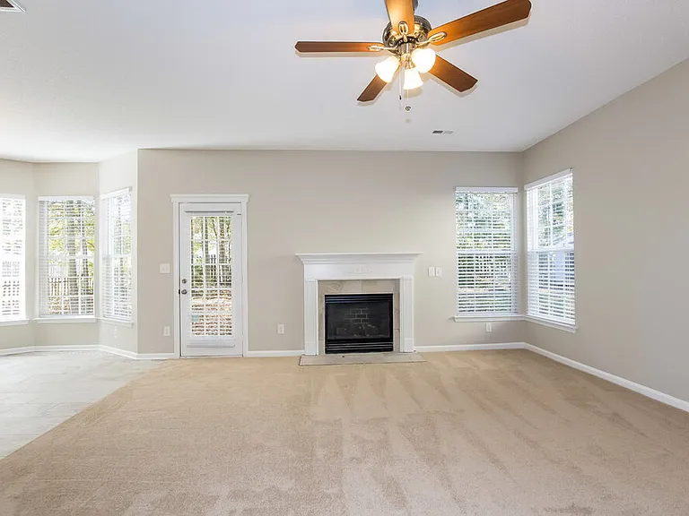 4521 Hyperion Ct — Photo 8