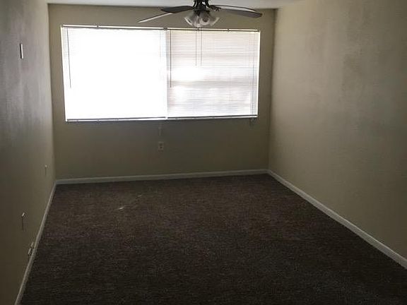 4th image of 1002 Kimball Dr
