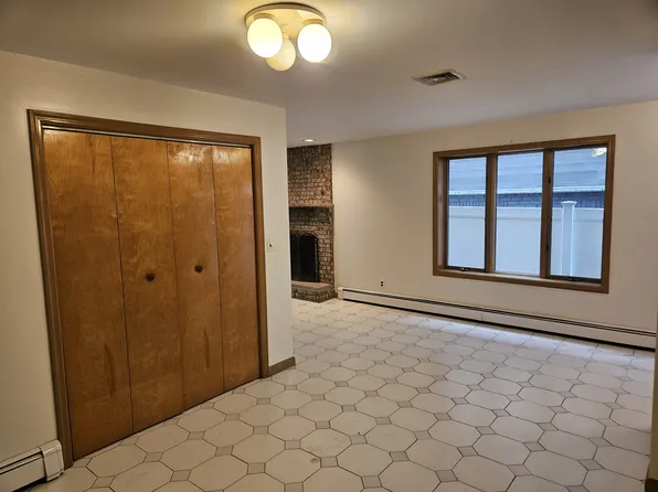 56 Grant Avenue image 3 of 12