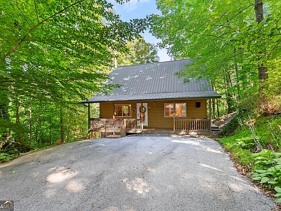 3rd image of 133 Bleckley Place Ln