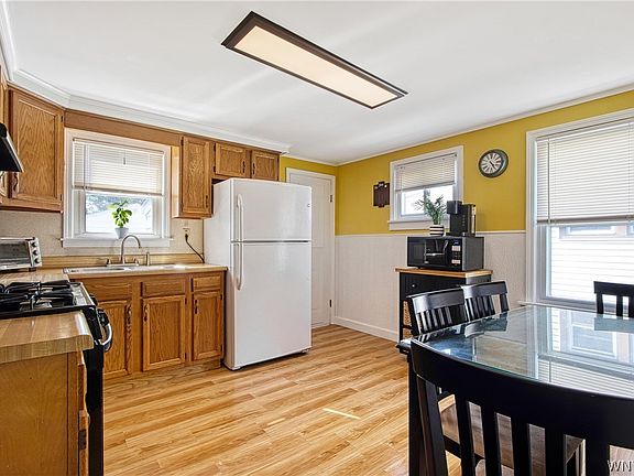 3rd image of 48 Mildred Dr