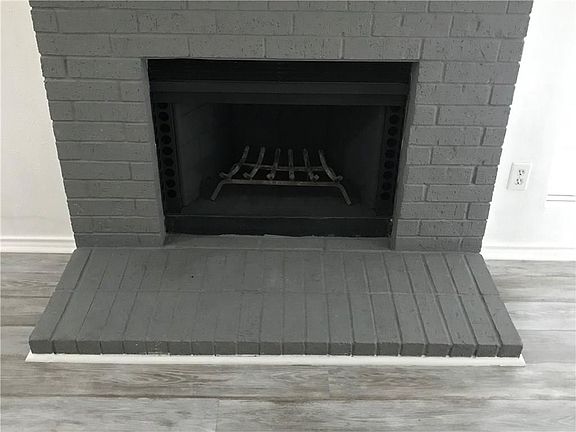 4th image of 818 Colchester Dr