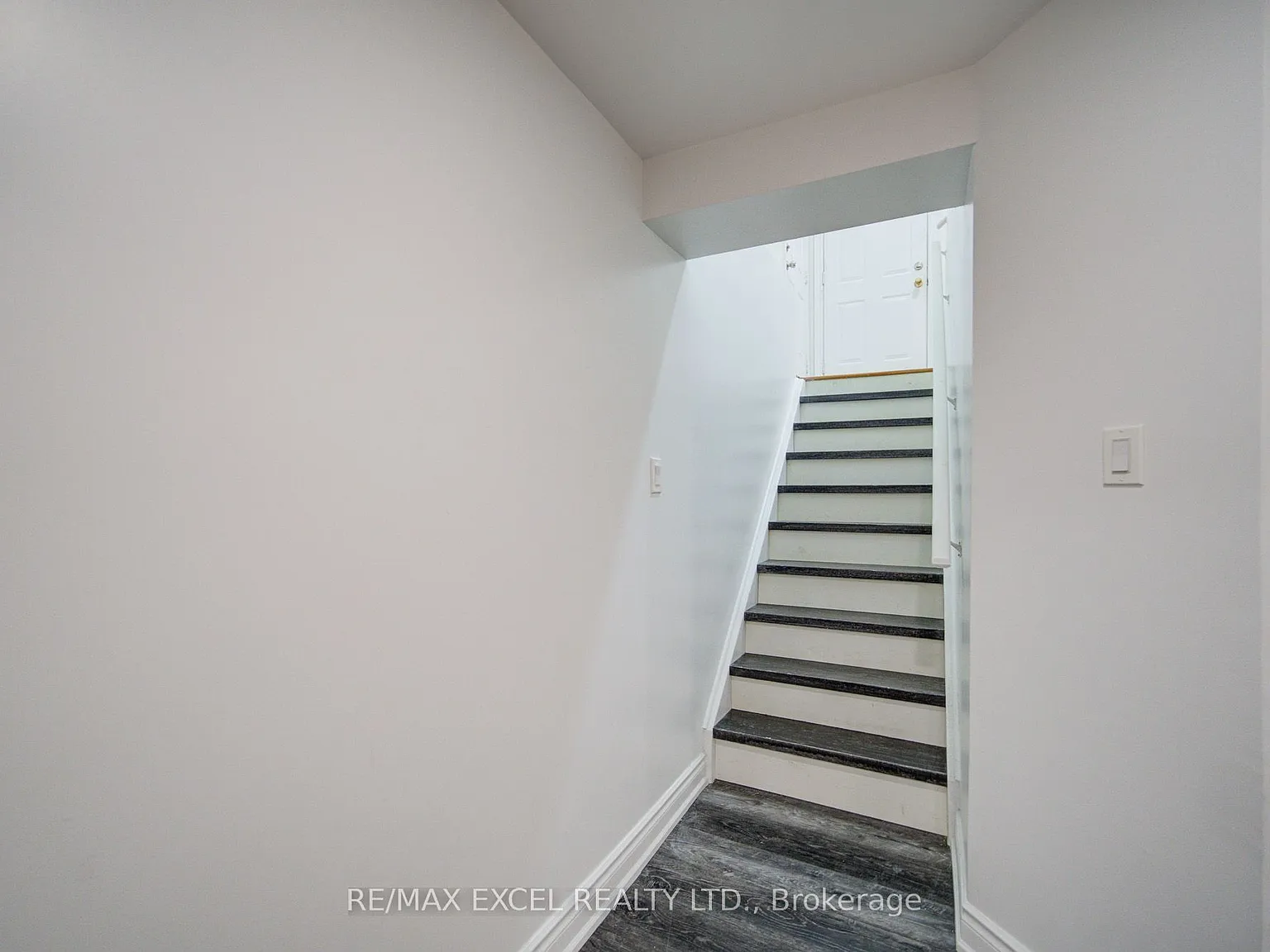 3 bed, $2,000 — Photo 3
