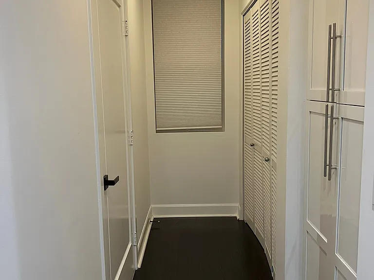 300 E 4th St #402 — Photo 33