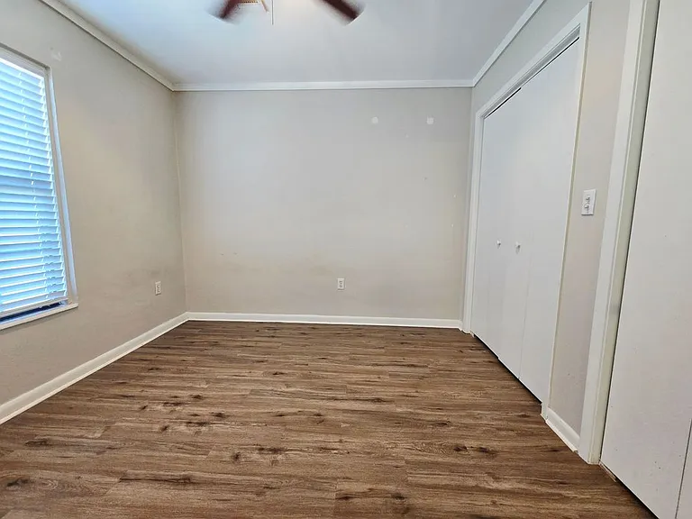 341 Selma St — Photo 6