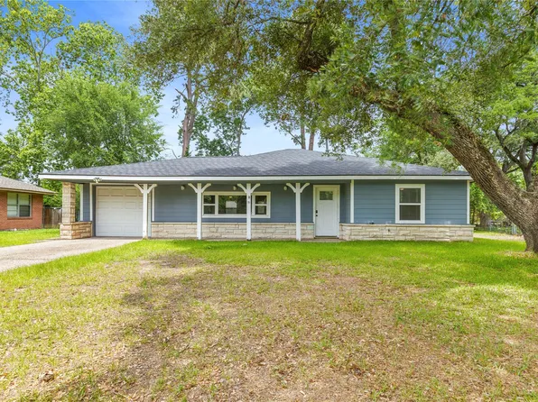 315 Roundabout Rd, Huntsville, TX 77320