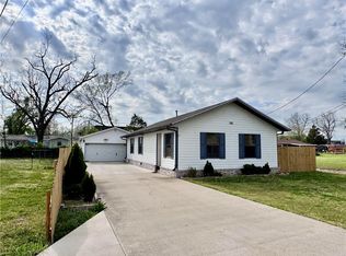 1222 S 4th St, Rogers, AR 72756