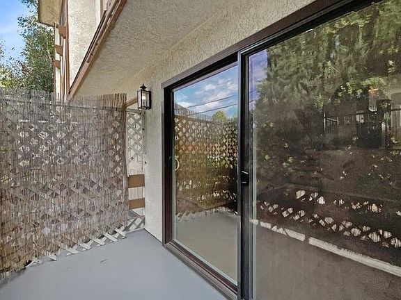 5th image of 6864 Hatillo Ave #K
