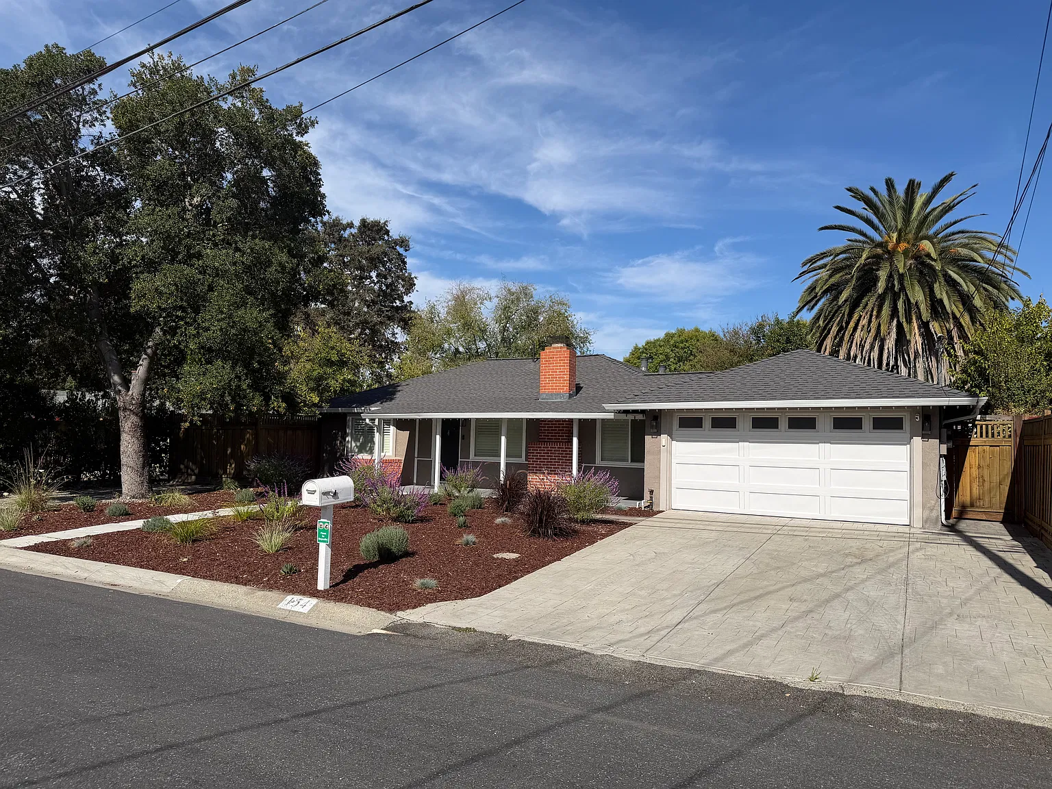 4 bed, 1696 sqft, $4,700 — Photo 1