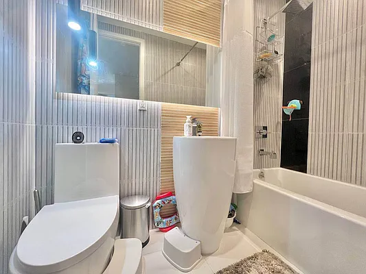 Rented by Doorway NYC, LLC | media 2