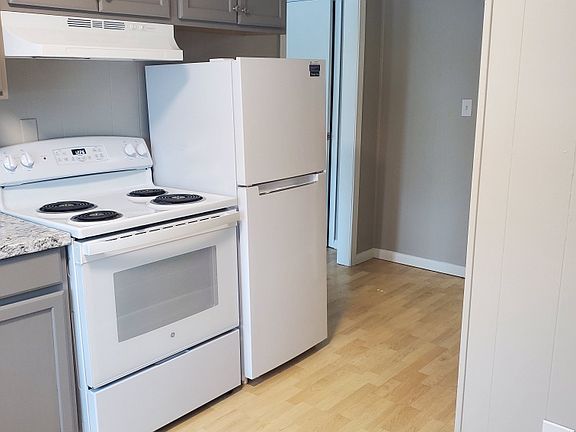 3rd image of 69 E Allen St