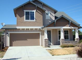 2011 Autumn Walk Dr, Santa Rosa, CA 95403