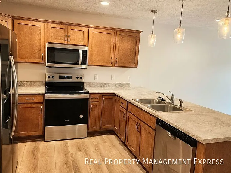 9436 W Dolores Dr — Photo 2