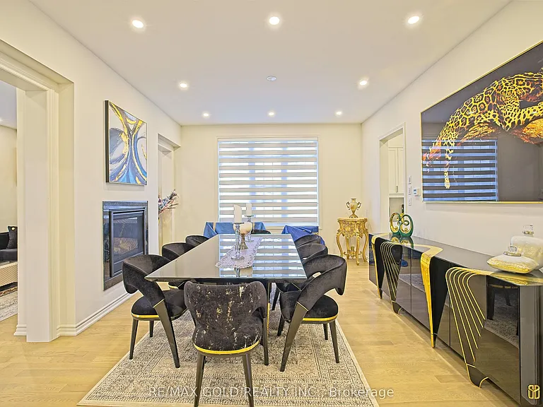 19 Marigold Blvd — Photo 12